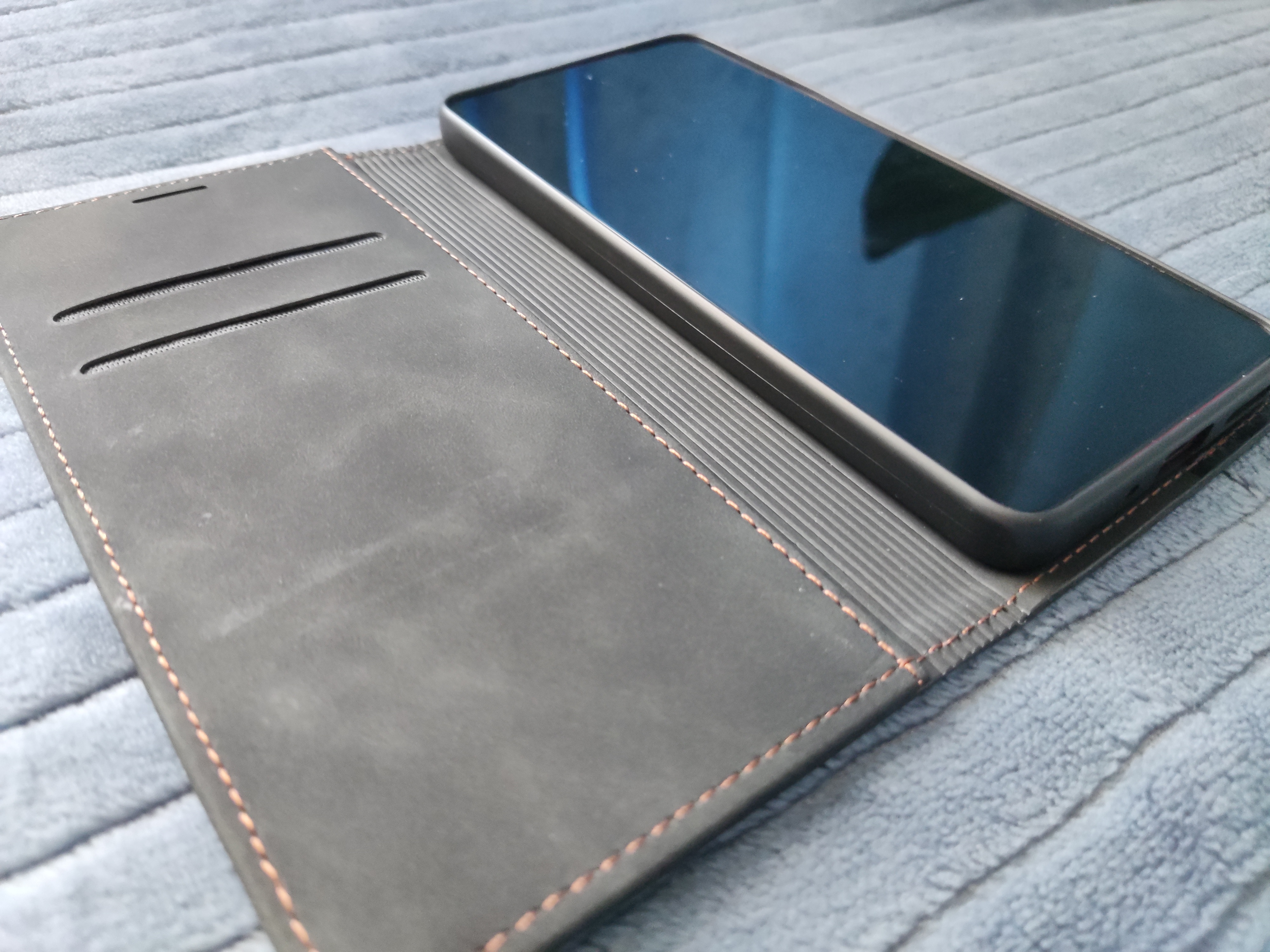 Husa pentru Motorola Moto G86, SKYDDAR INNOVATION, Magic Shield, din Silicon Mat, set cu sticker, Negru