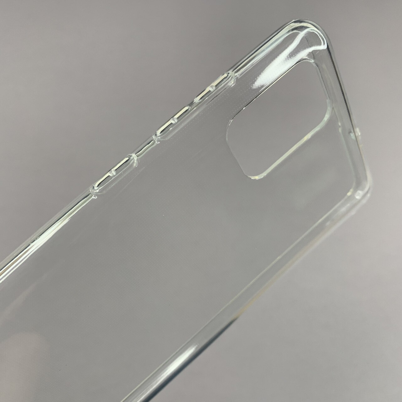 Husa protectie Mat-Tech compatibila cu Samsung Galaxy A51, Anti-soc, 2MM, Decupaje Precise, Rezistenta la impact, Margini ridicate pentru protectia ecranului, Transparenta