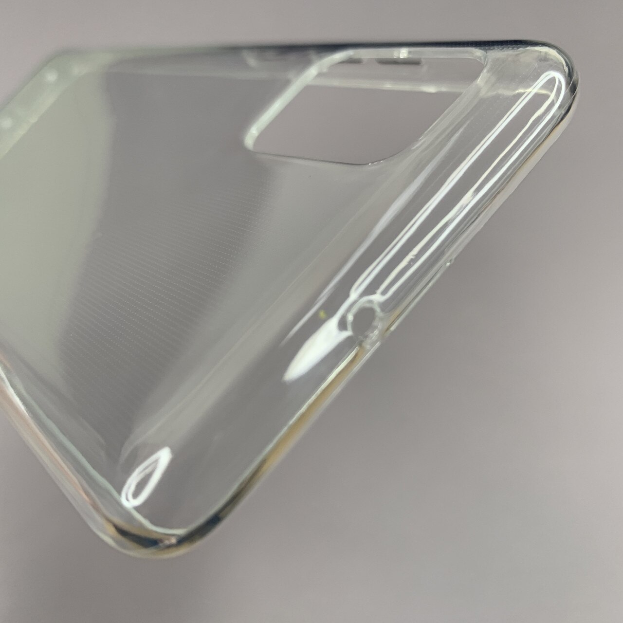 Husa protectie Mat-Tech compatibila cu Samsung Galaxy A51, Anti-soc, 2MM, Decupaje Precise, Rezistenta la impact, Margini ridicate pentru protectia ecranului, Transparenta
