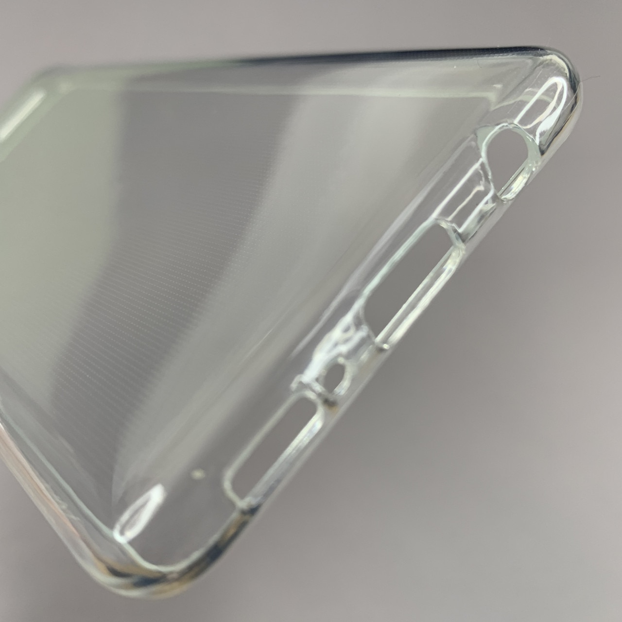 Husa protectie Mat-Tech compatibila cu Samsung Galaxy A51, Anti-soc, 2MM, Decupaje Precise, Rezistenta la impact, Margini ridicate pentru protectia ecranului, Transparenta
