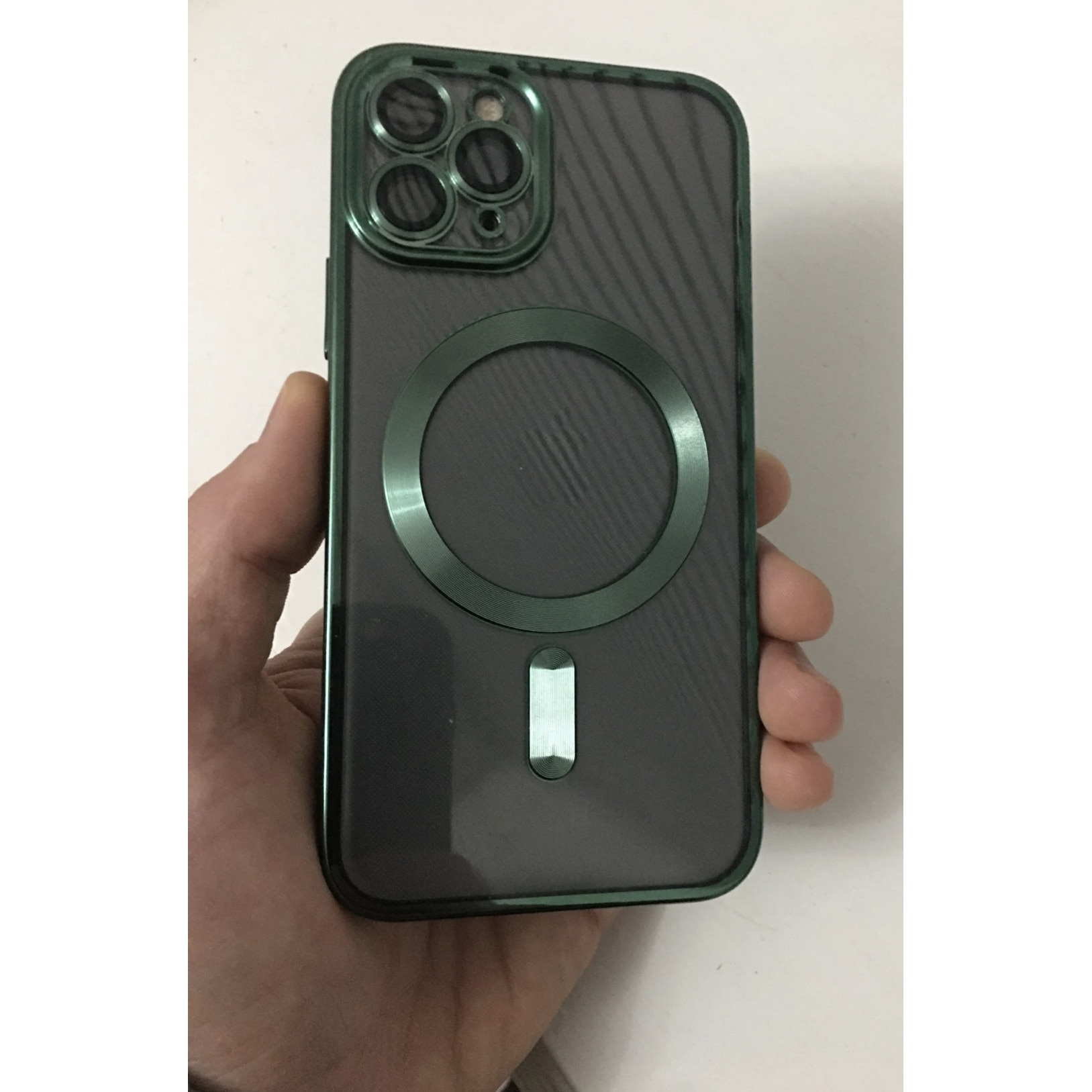 Husa din silicon cu margini metalizate Ultra-Soft, Luxury Magsafe, compatibila cu iPhone 11 Pro / Verde