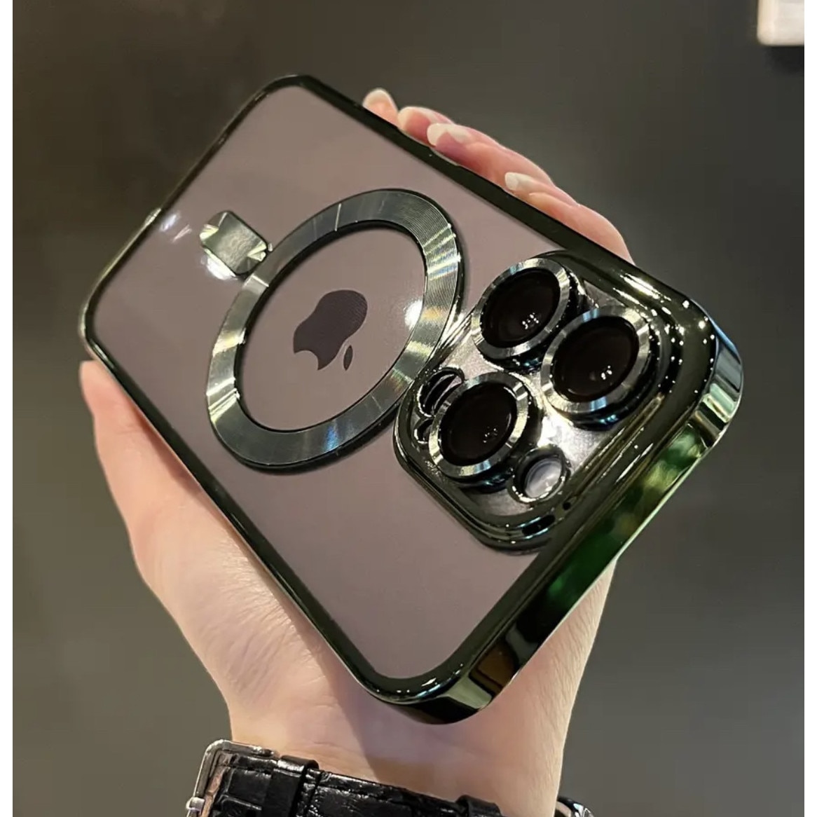 Husa din silicon cu margini metalizate Ultra-Soft, Luxury Magsafe, compatibila cu iPhone 11 Pro / Verde