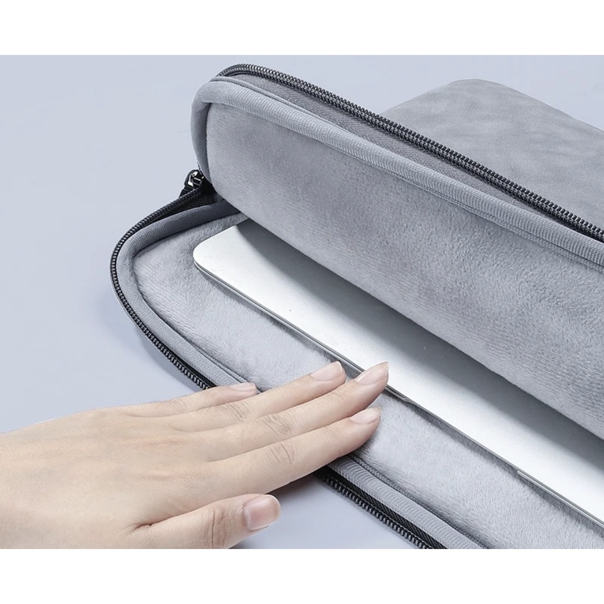 Mapa marca THD, protectie si transport laptop Apple Macbook Pro (M2) 13.3 inch si Apple Macbook Pro (M2) 14.2 inch, culoarea gri