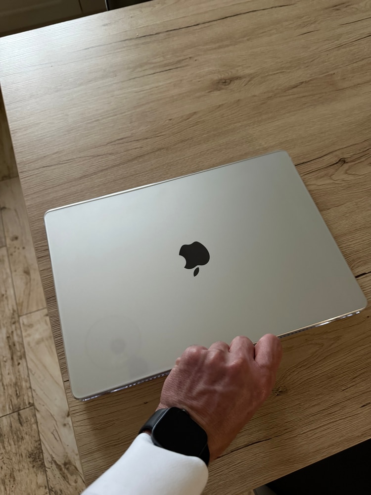 Carcasa Hard Shell pentru MacBook Pro 14 M Series (2021–2026) (M5/M4/M3/M2/M1 Pro Max) (A3427/A3426/A3434/A3112/A3185/A3401/A2918/A2992/A2779/A2442), Husa & Protectie MacBook, Transparent