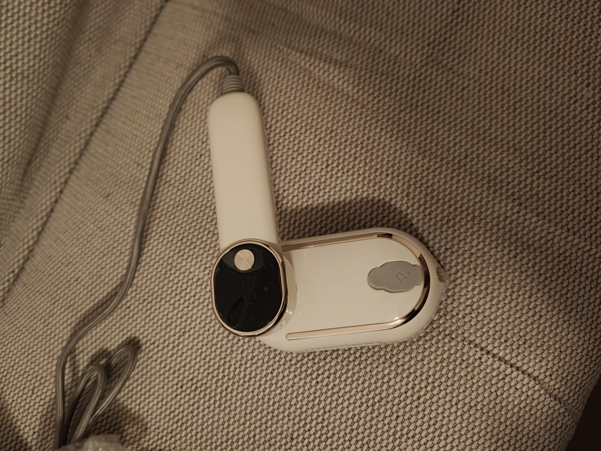 Fier de Calcat Vertical si Orizontal cu Abur Gavriet®, Pliabil si Portabil, 1200W, Rezervor 130 ml, Incalzire Rapida in 20s, 3 Puteri, 2 Moduri, Cablu 1.5m, Placa Ceramica, Suport Perete, Display LED, Statie de Calcat, Bej