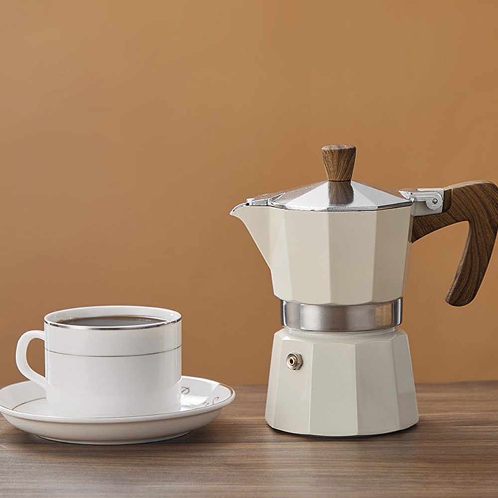 Cafetiera, 150 ml, crem/maro, cu maner din lemn