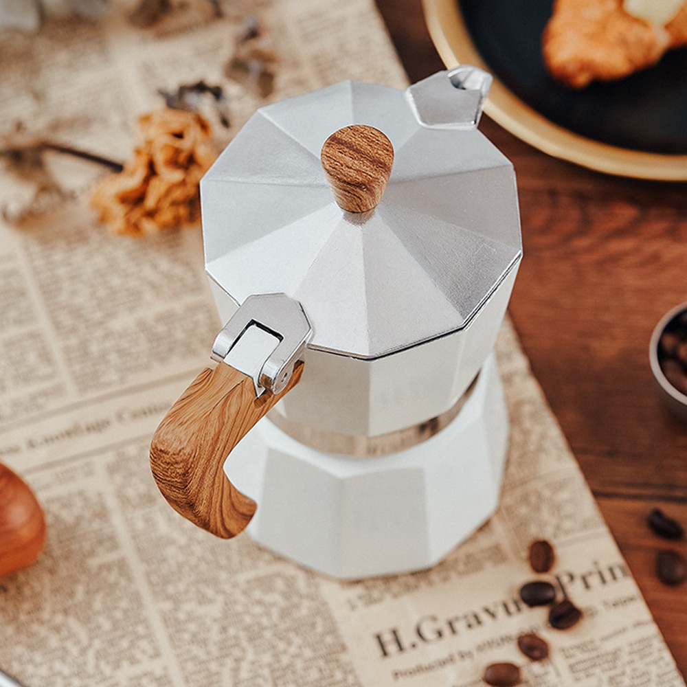 Cafetiera, 150 ml, crem/maro, cu maner din lemn