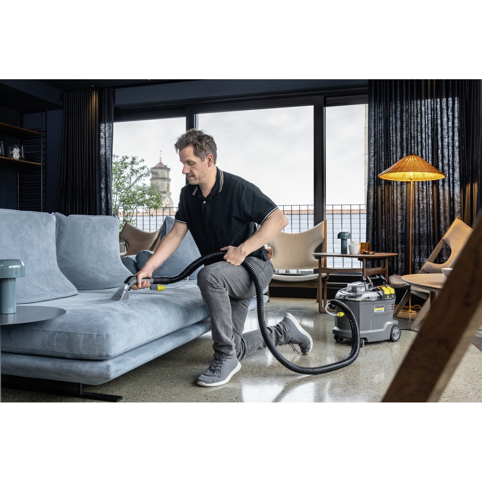 Aspirator injectie-extractie KARCHER Puzzi 8/1, 1200 W, rezervor apa murdara 7 L, suprafata maxima 18 m²/h, Gri