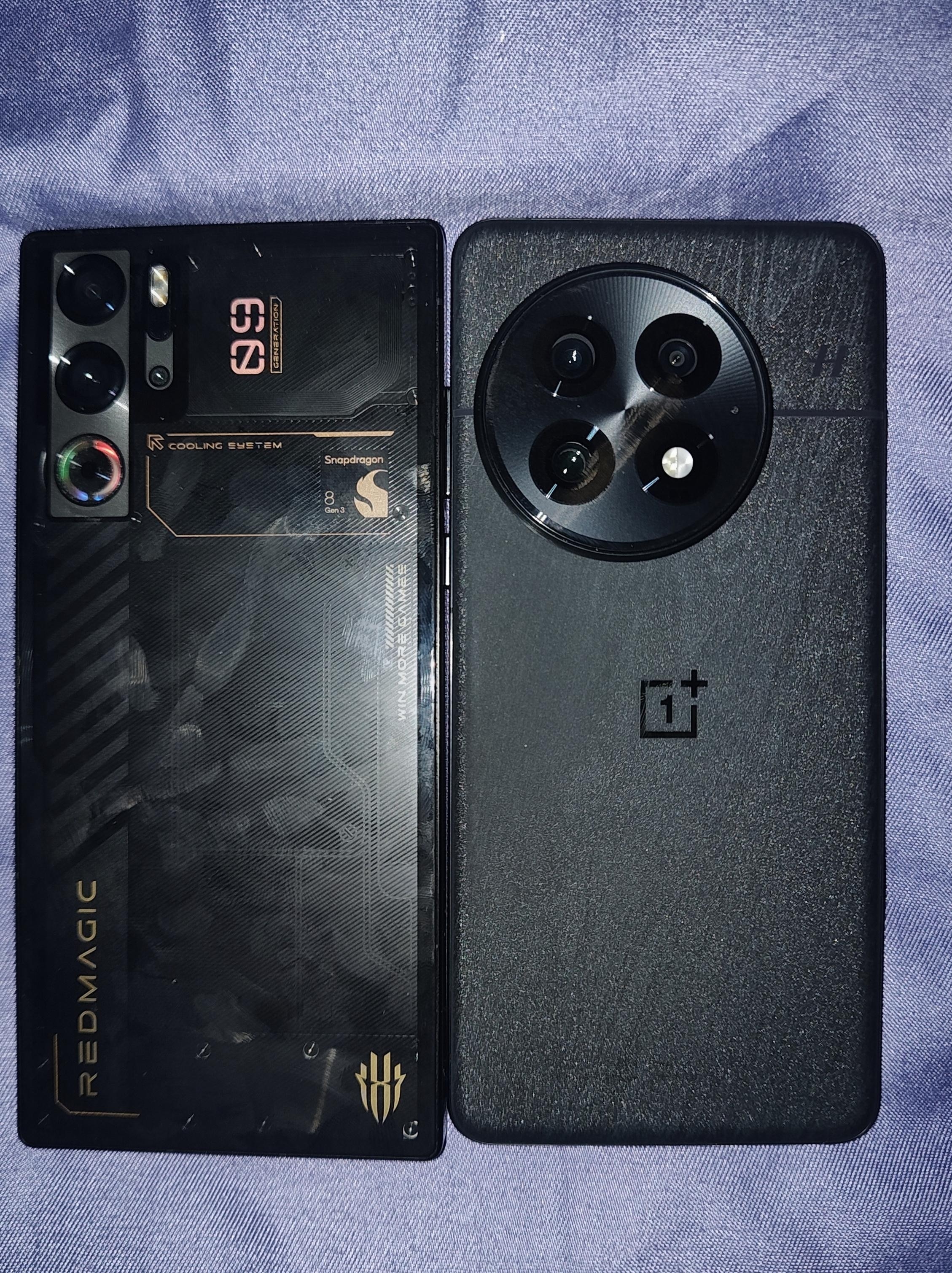 RESIGILAT: Telefon OnePlus 13, Dual SIM, 16GB RAM, 512GB, 5G, Black Eclipse