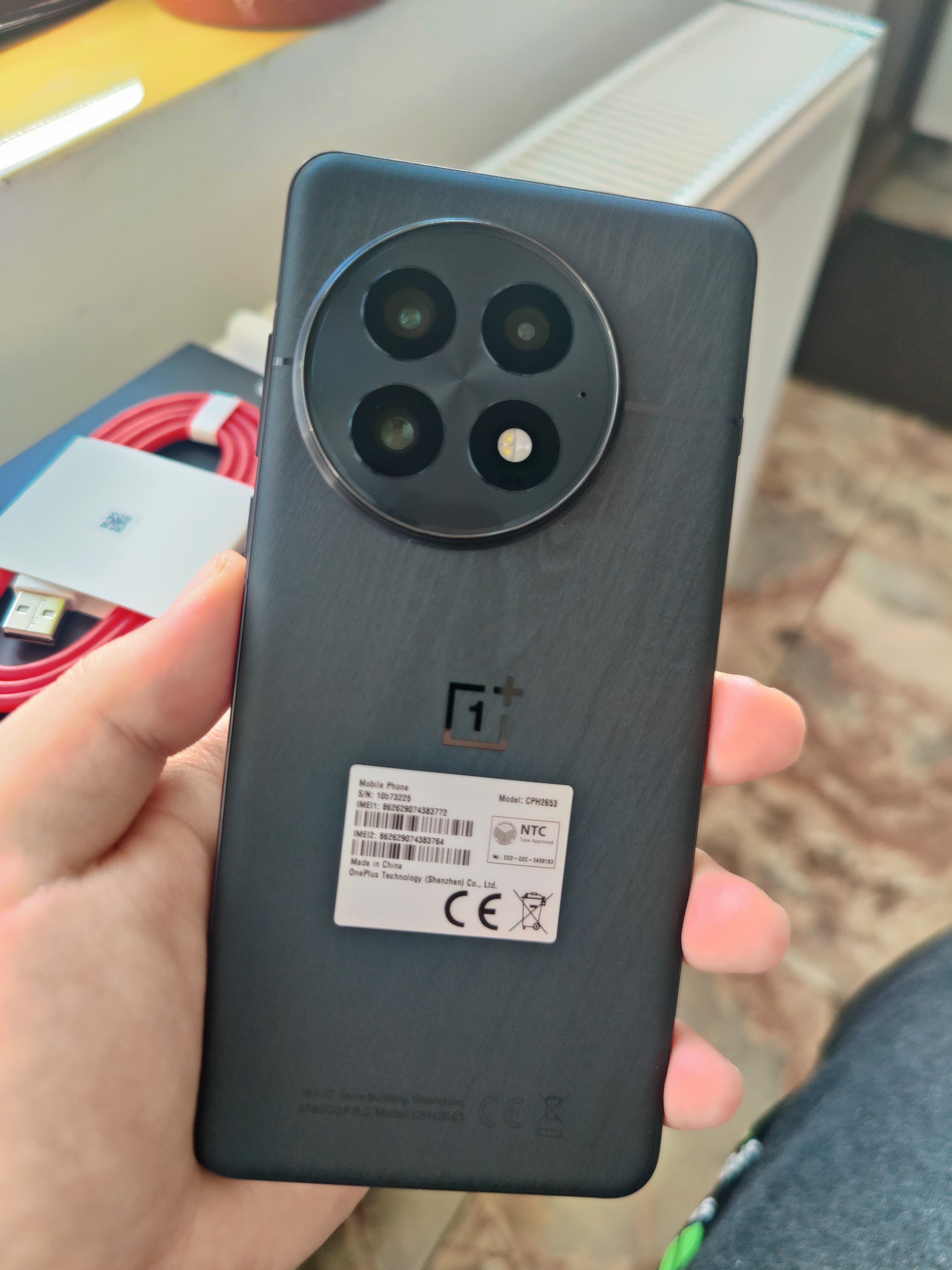 RESIGILAT: Telefon OnePlus 13, Dual SIM, 16GB RAM, 512GB, 5G, Black Eclipse
