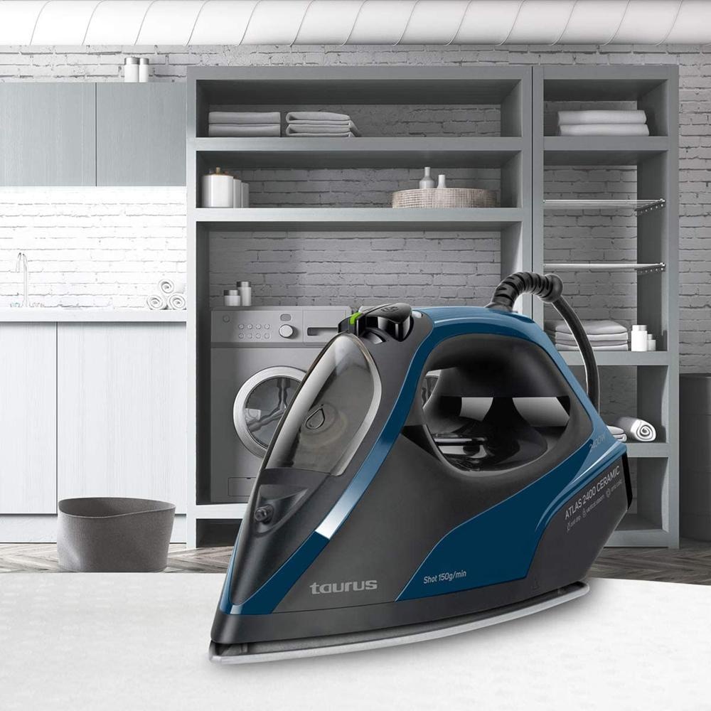 Aparat de Calcat si Fier de Calcat cu Abur, Taurus® Atlas 2400, Jet Abur 150 g/min, Rezervor 350 ml, Talpa Titan Ultraglide, Termostat Reglabil, Functie Calcare Verticala, Sistem ECO Economie Energie si Apa, Performanta Ridicata, Design Modern, Negru