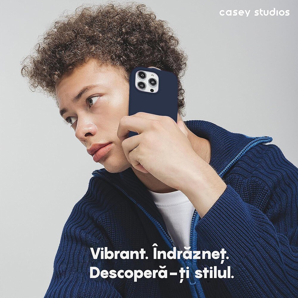 Husa CASEY STUDIOS™ compatibila cu iPhone 15 Pro Max, Soft Silicone Premium, Microfibra in Interior, Midnight Blue, de Protectie, pentru Incarcare Wireless, Margini Ridicate de Protectia Ecranului si a Camerelor
