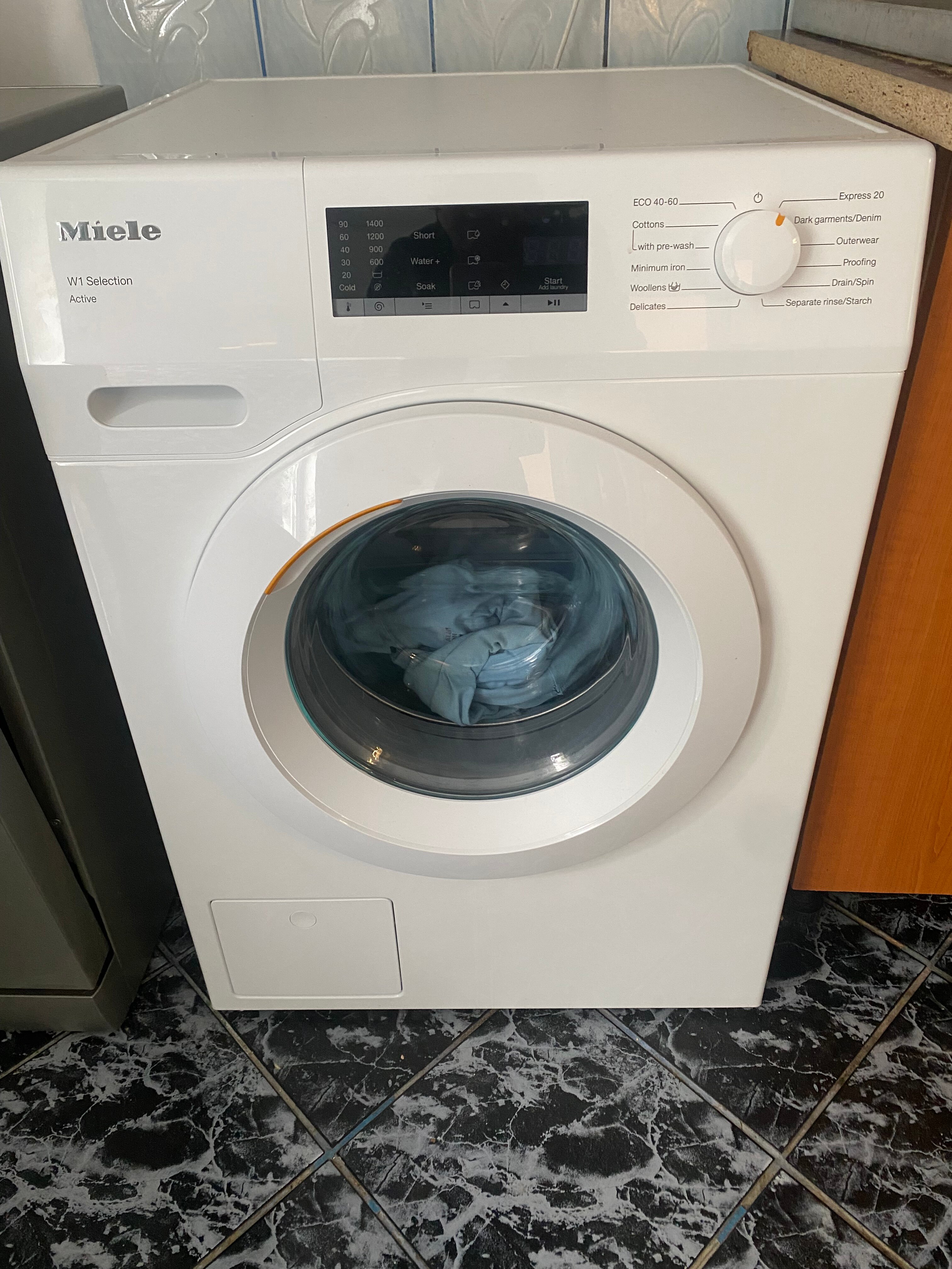 RESIGILAT: Masina de spalat rufe Miele WSA123 WCS, 8 kg , 1400 rpm, Clasa A, CapDosing, AddLoad, Alb