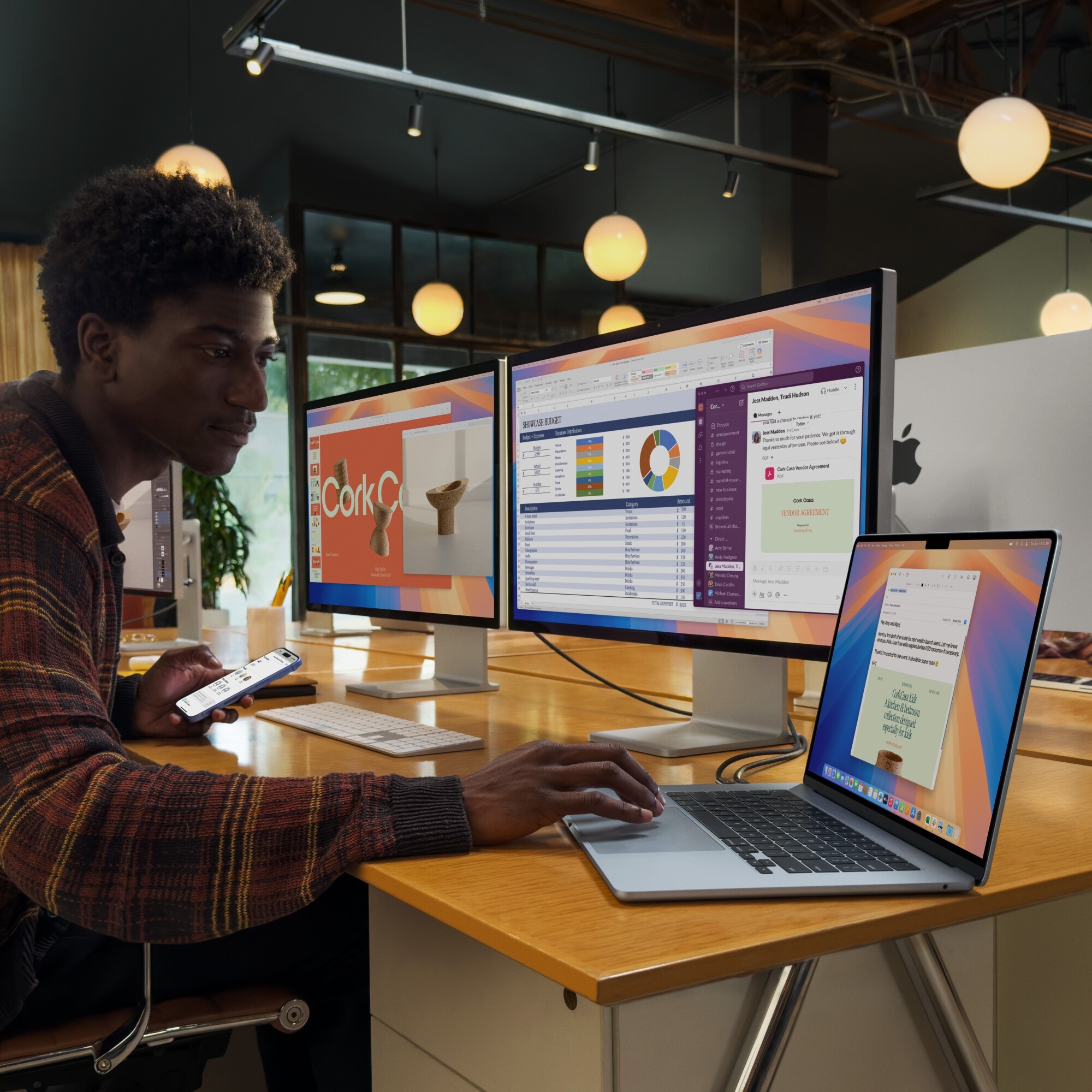 Laptop Apple MacBook Air 15.3", cu procesor Apple M4, 10 nuclee CPU si 10 nuclee GPU, 16 GB RAM, 1TB SSD, Sky Blue, Tastatura internationala