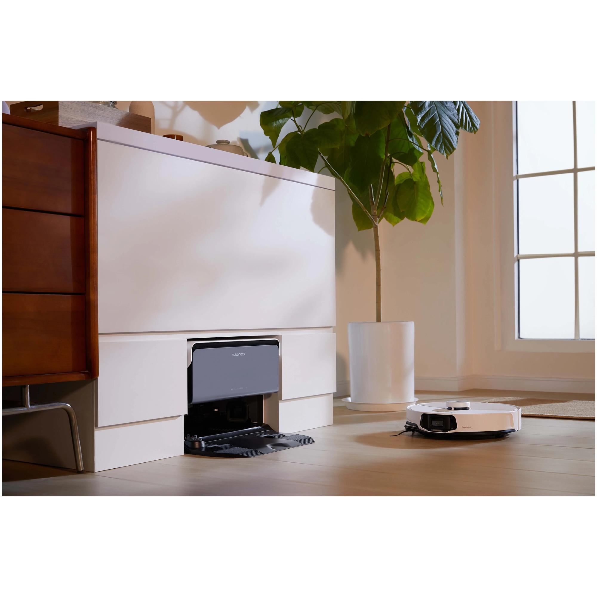 Aspirator robot Roborock S8 MaxV Ultra Combi, 60 W, 10000 Pa, Autonomie 180 minute, Recipient praf 0.27 l, Rezervor apa 0.1 l, 300 mp, Wi-Fi, Amazon Alexa, Siri, Google Home (Alb)