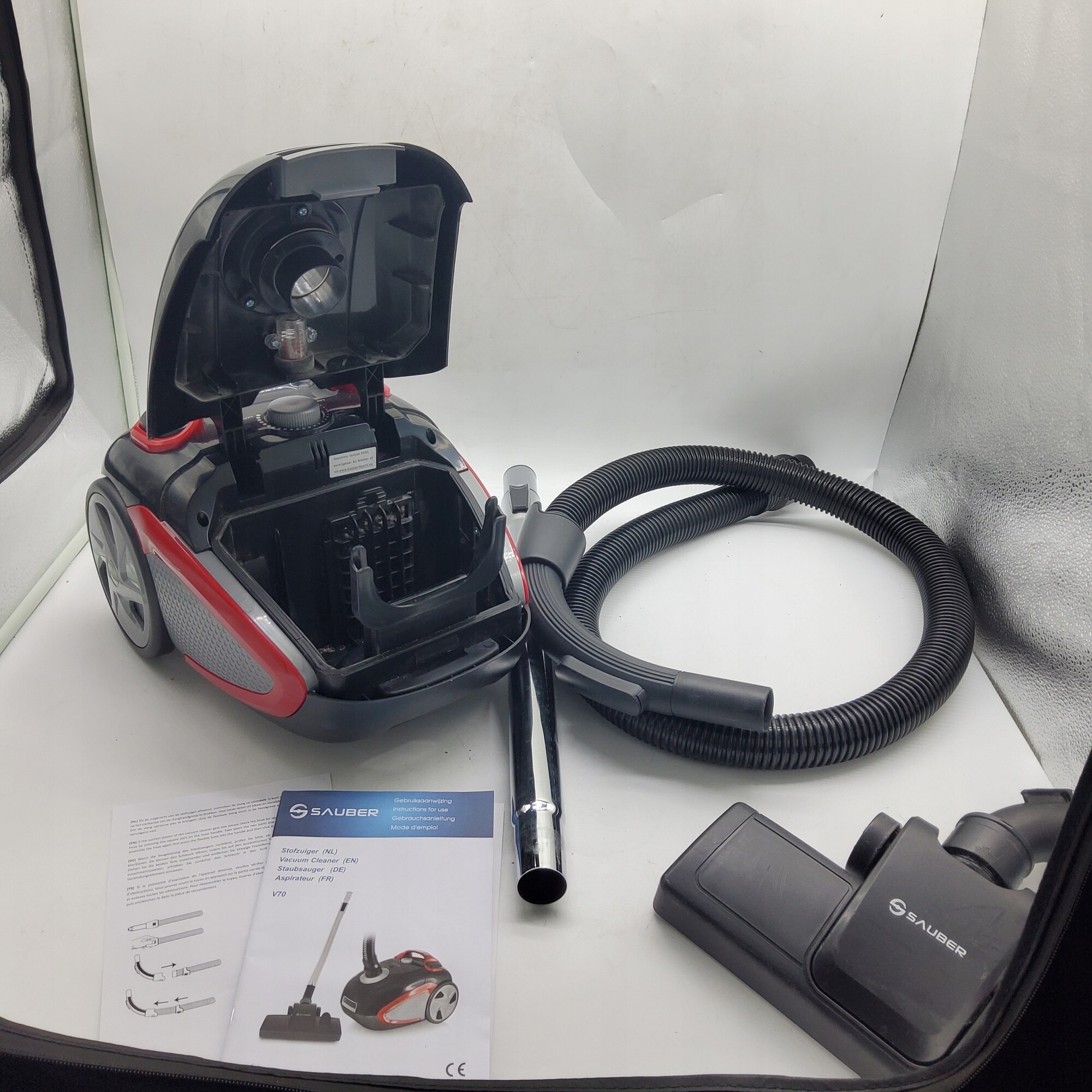 Aspirator cu sac SAUBER n, 600W, negru, eficient pentru curățenie zilnică