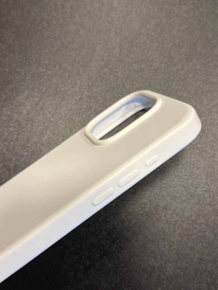 Husa CASEY STUDIOS™ compatibila cu iPhone 15 Pro, Soft Silicone Premium, Microfibra in Interior, Alb, de Protectie, Ultra Slim, pentru Incarcare Wireless, Margini Ridicate de Protectia Ecranului si a Camerelor