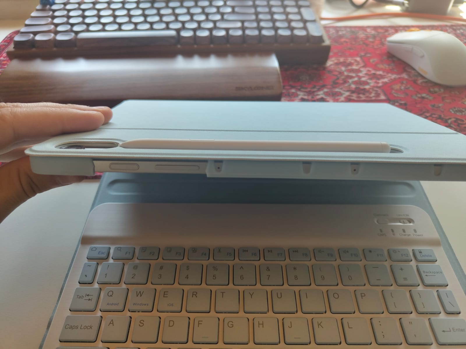 Husa cu tastatura, XGSM, Compatibil Samsung Galaxy Tab S9 FE, Slot pentru stilou din piele, Albastru