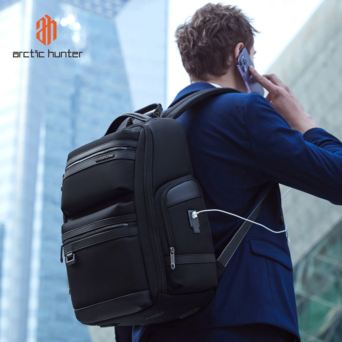 Rucsac Arctic Hunter B00682, 23.5L, negru, 44.5x30x17.5cm, pentru laptop 15.6", USB, lacat TSA