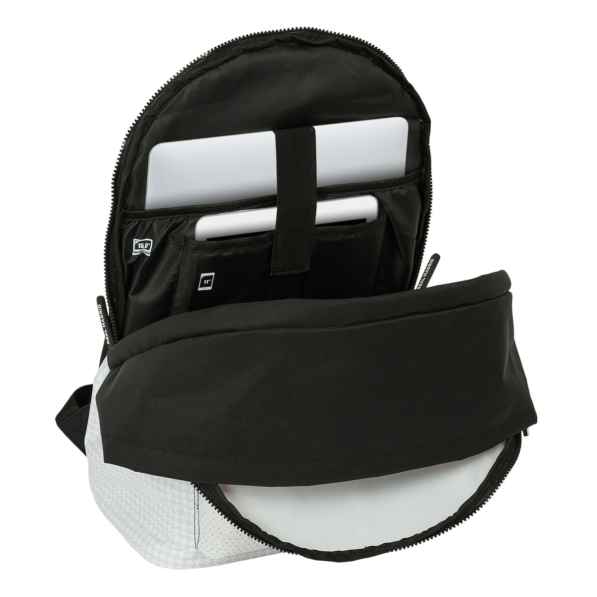Rucsac Real Madrid Double Backpack pentru Laptop 15.6 inch cu Port USB, Design Oficial Club Fotbal, Ideal Scoala, Calatorii, Activitati Sportive, Material Durabil Poliester, Compartimente Multiple, Confort Maxim, Cadou Perfect pentru Fanii