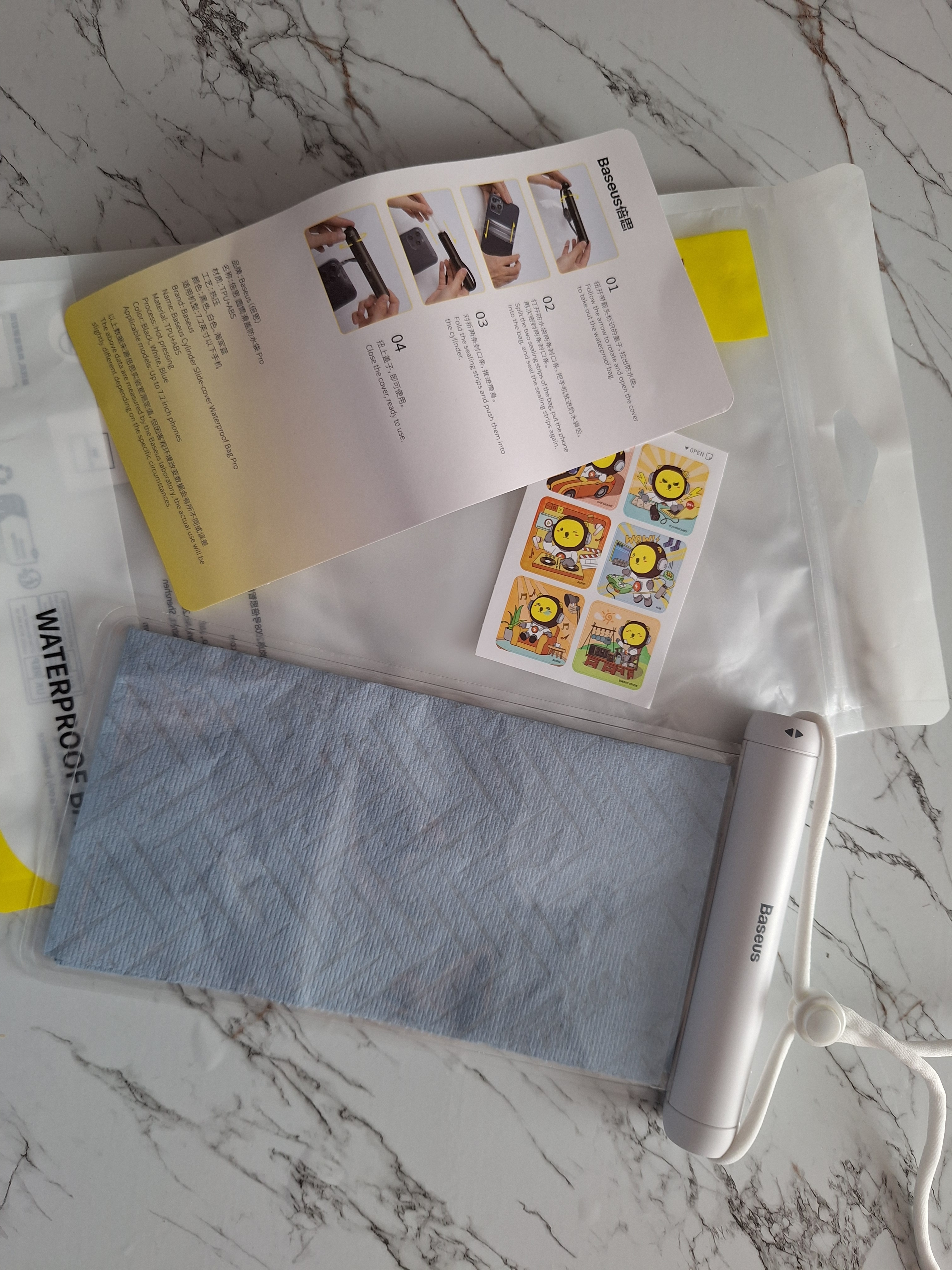 Husa waterproof universala Baseus Cylinder Slide, IPX8, Alb