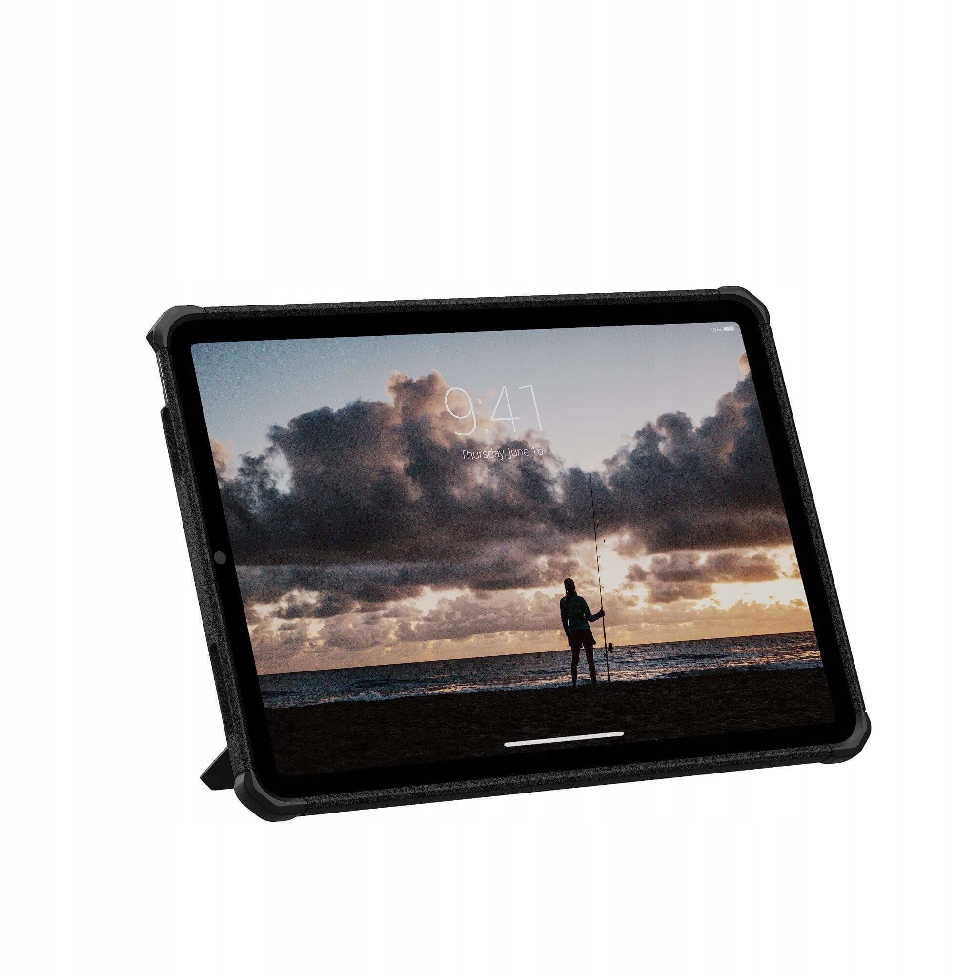 Etui Urban Armor Gear pentru iPad Air 11", suport, 27,9cm