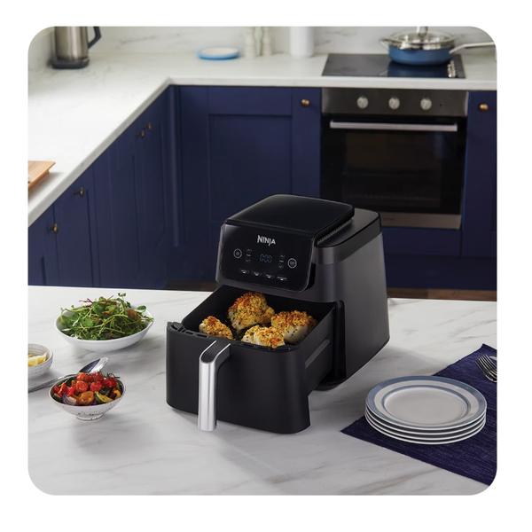 Friteuza cu aer cald Ninja AF170, 2000W, 1 cos, 6.2L, 4 functii de gatit: prajire cu aer cald, rumenire, reincalzire, deshidratare (Negru)