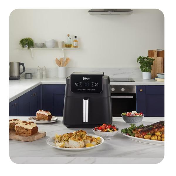 Friteuza cu aer cald Ninja AF170, 2000W, 1 cos, 6.2L, 4 functii de gatit: prajire cu aer cald, rumenire, reincalzire, deshidratare (Negru)