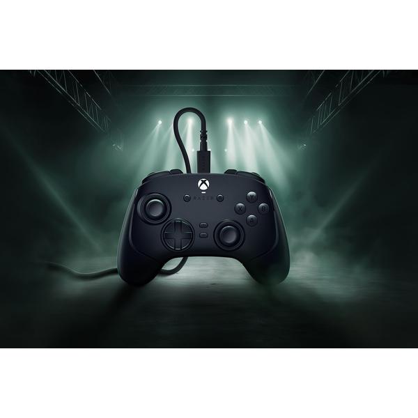 Controller Razer Wolverine V3 Tournament Edition, USB, Mecha Tactile, Pro HyperTriggers, Compatibil Xbox si PC, Hall Effect (Negru)