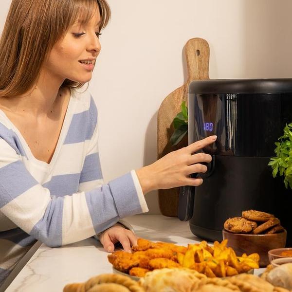 Friteuza cu aer cald fara ulei Cecotec Bombastik 6000, 1700W, 6L, Control tactil, 12 programe presetate, Negru