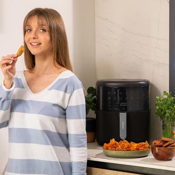 Friteuza cu aer cald fara ulei Cecotec Bombastik 6000, 1700W, 6L, Control tactil, 12 programe presetate, Negru