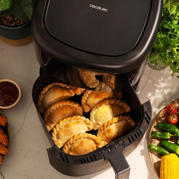 Friteuza cu aer cald fara ulei Cecotec Bombastik 6000, 1700W, 6L, Control tactil, 12 programe presetate, Negru