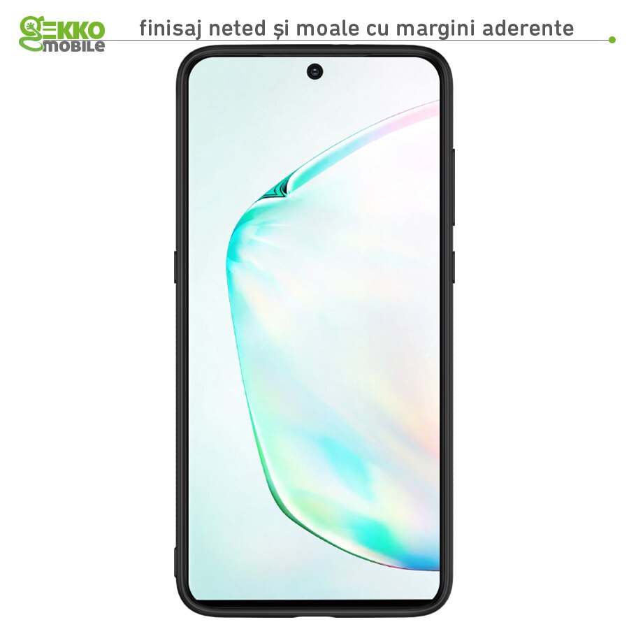 Husa Carbon Skin pentru Samsung Galaxy Note 10 - Silicon, ultraslim, fibra sintetica, suprafata mata - Gekko Mobile®