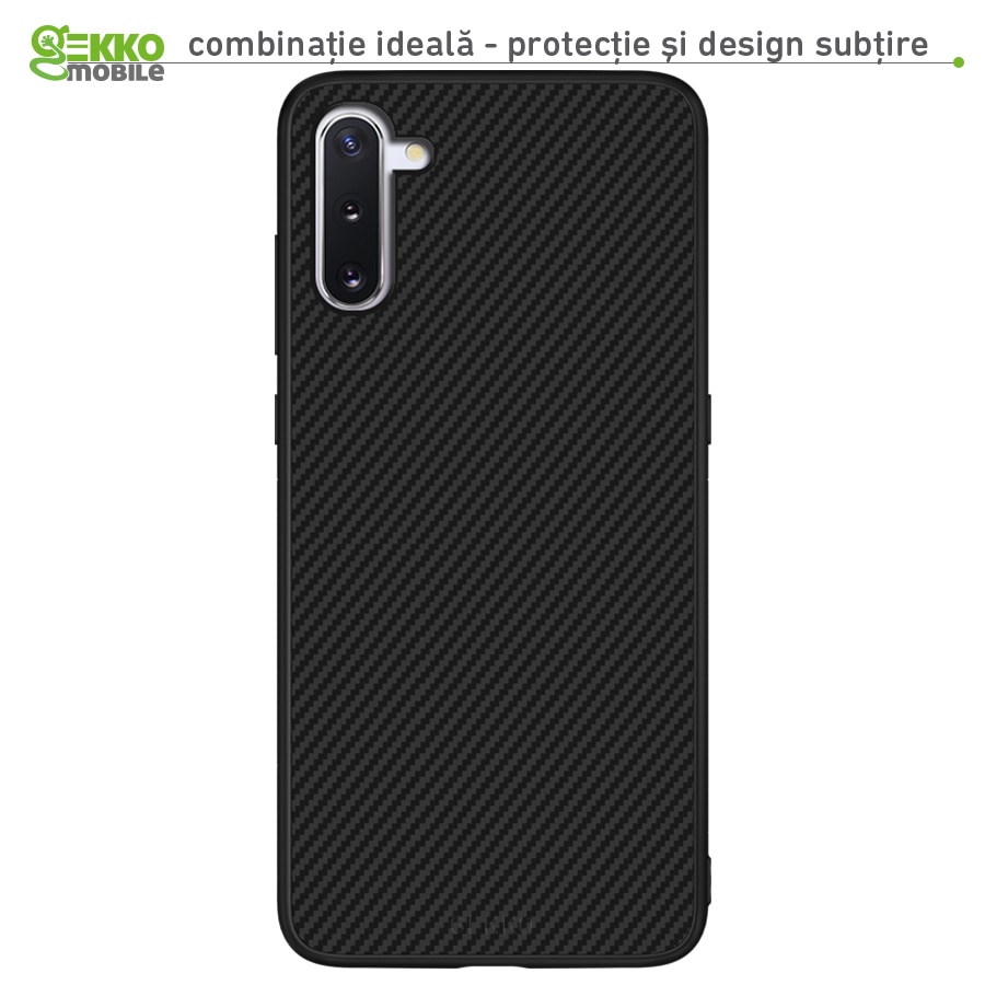 Husa Carbon Skin pentru Samsung Galaxy Note 10 - Silicon, ultraslim, fibra sintetica, suprafata mata - Gekko Mobile®