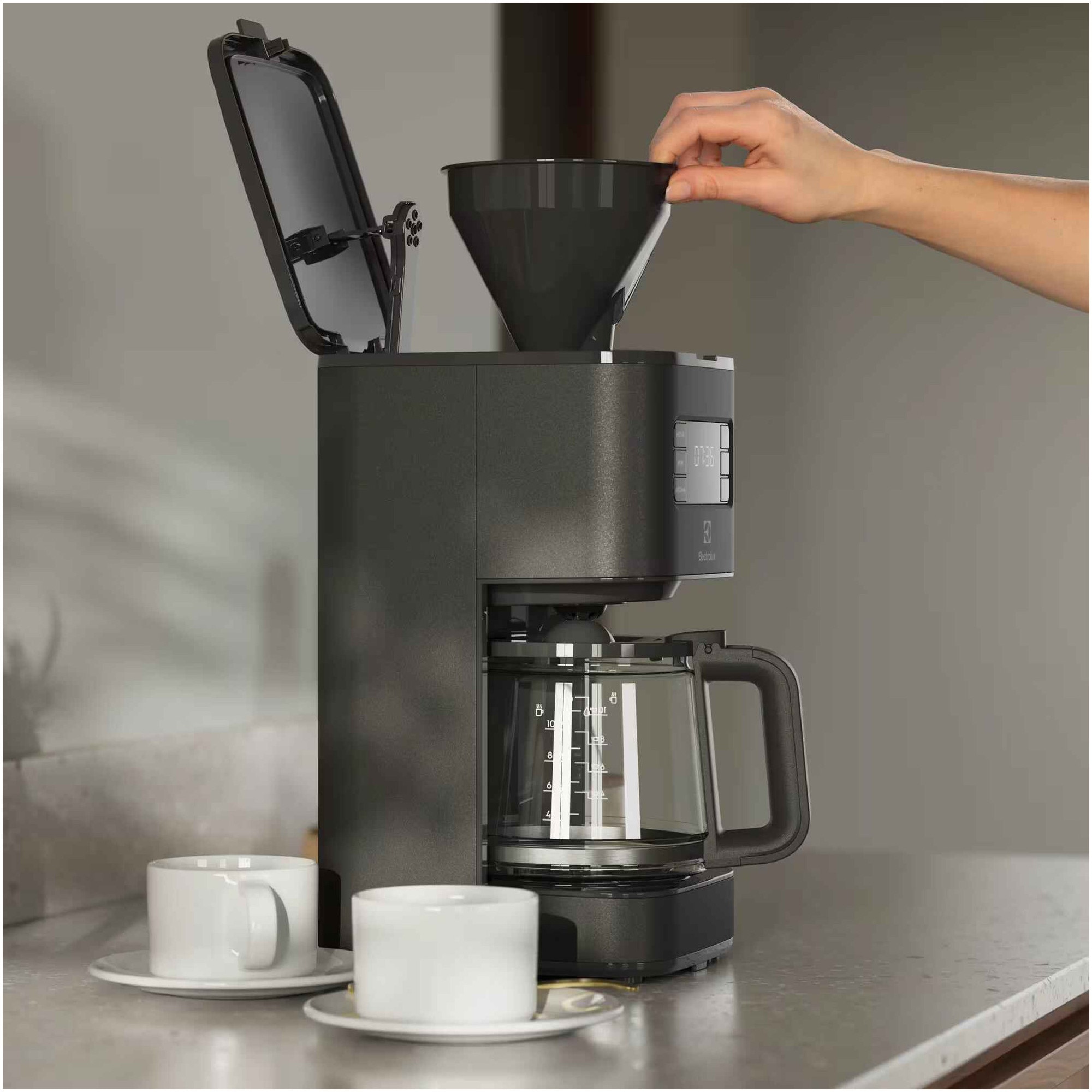 Cafetiera Electrolux Create 5 E5CM1-6AN, 1000 W, 1375 ml, capacitate 10 cesti, afisaj digital, pornire intarziata, selector aroma, antipicurare, functie mentinere la cald, oprire automata, antracit