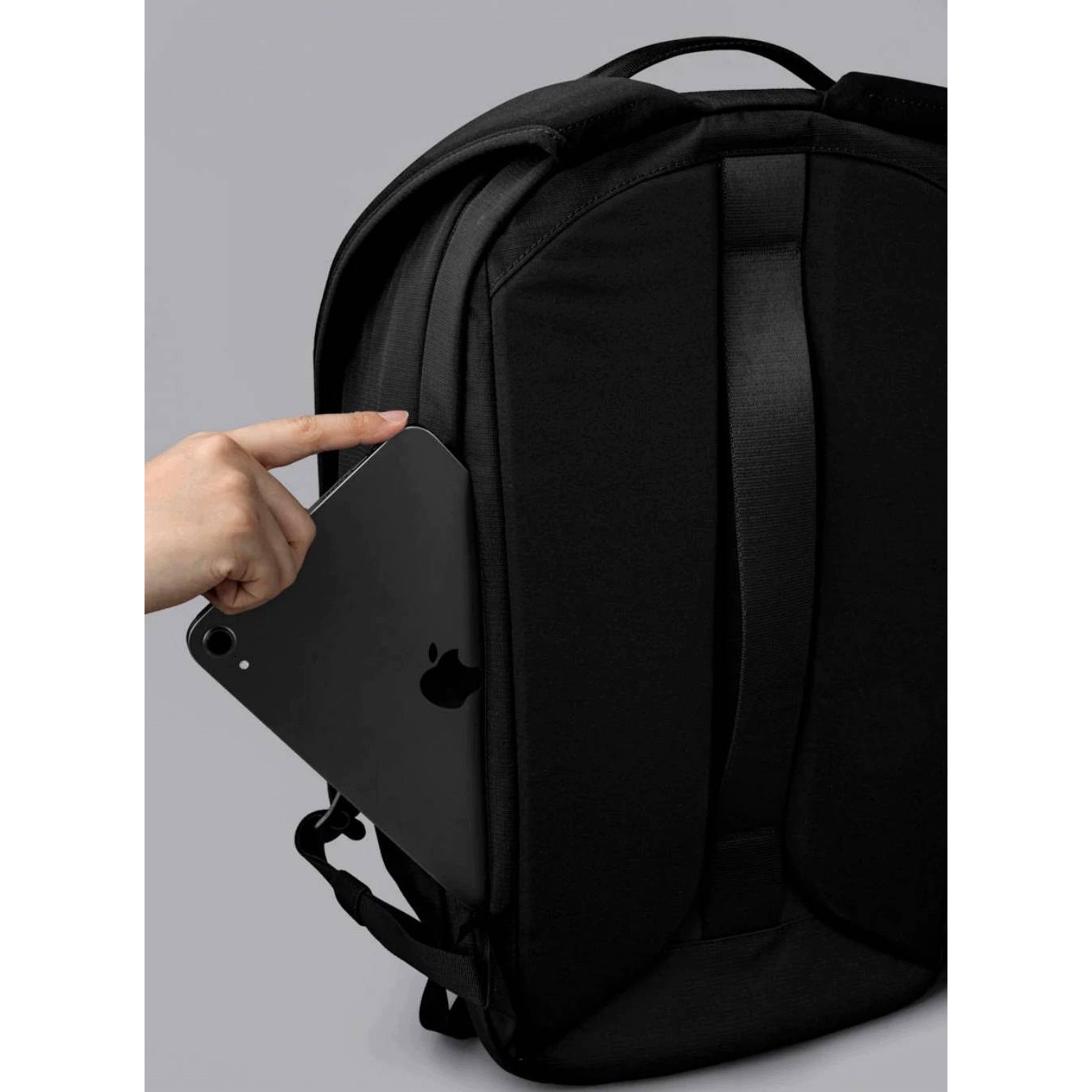 Rucsac urban Alpaka Metro Pro rezistent la apa negru 24L 16"