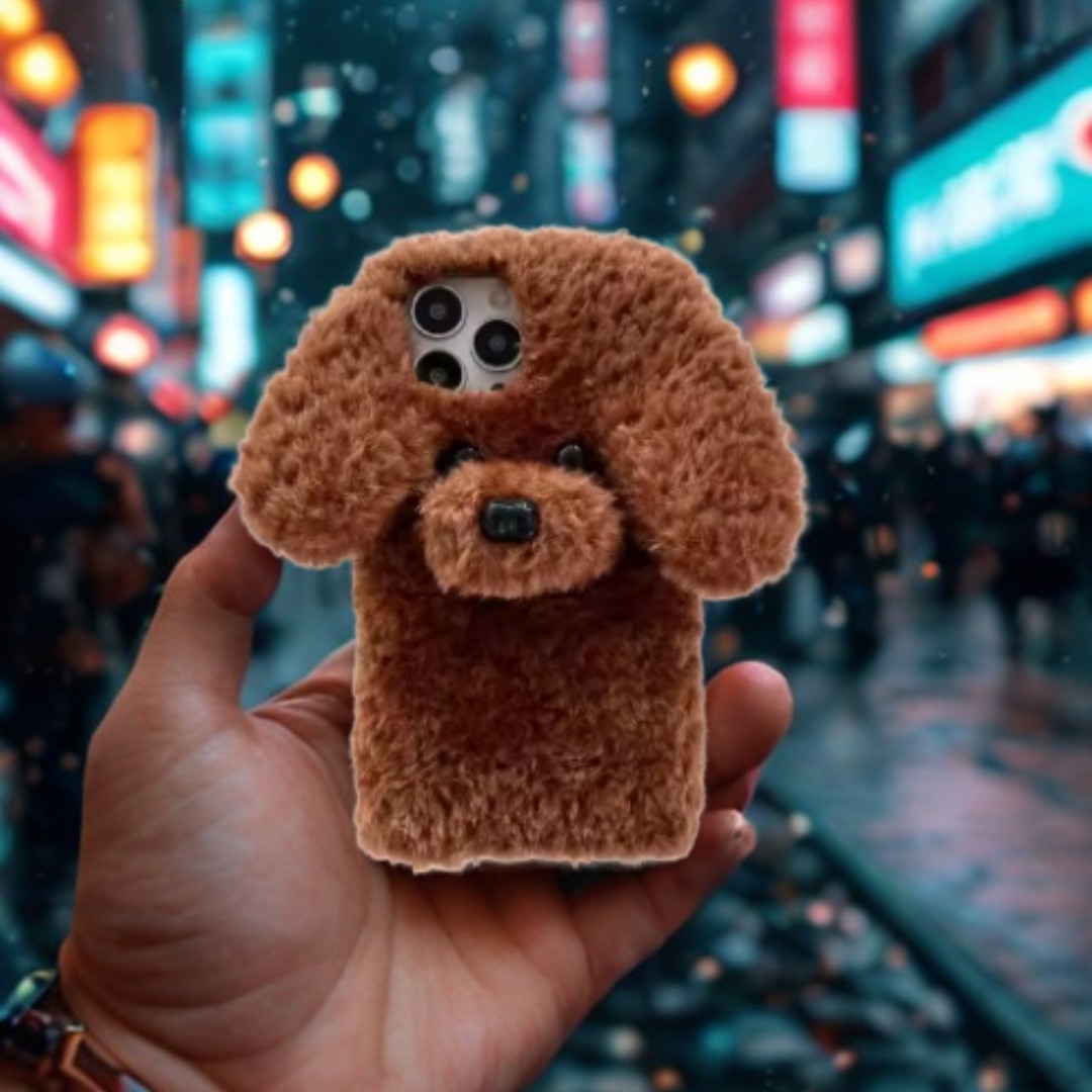 Husa de protectie pentru iPhone 15 Teddy Pup – Pufos, Moale & Super Dragalas, culoare :Maro chic
