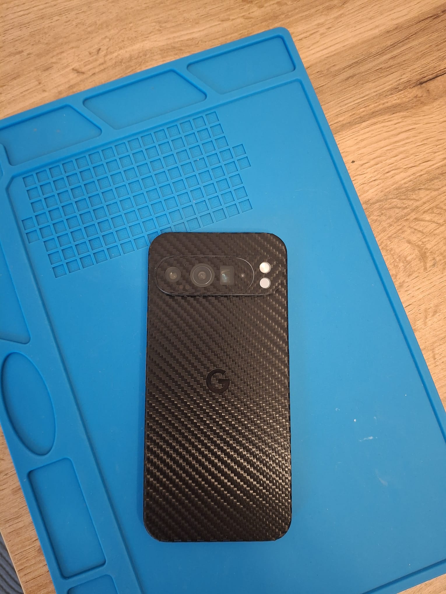 Folie iSkinz pentru Google Pixel 9 Pro XL - Negru Mat, 360 Cut, Skin Adeziv Full Cover, Protectie Carcasa Spate si Laterale