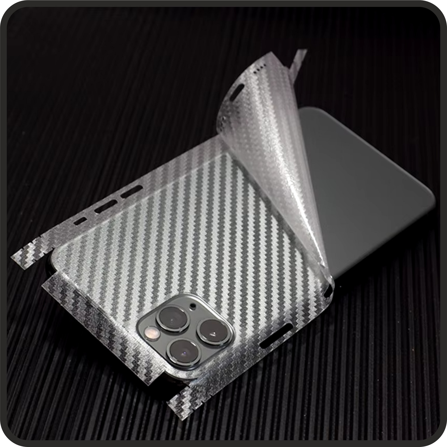 Folie iSkinz pentru Samsung Galaxy S24 - Brushed Argintiu, Simple Cut, Skin Adeziv Cover, Protectie pentru Carcasa Spate si Laterale