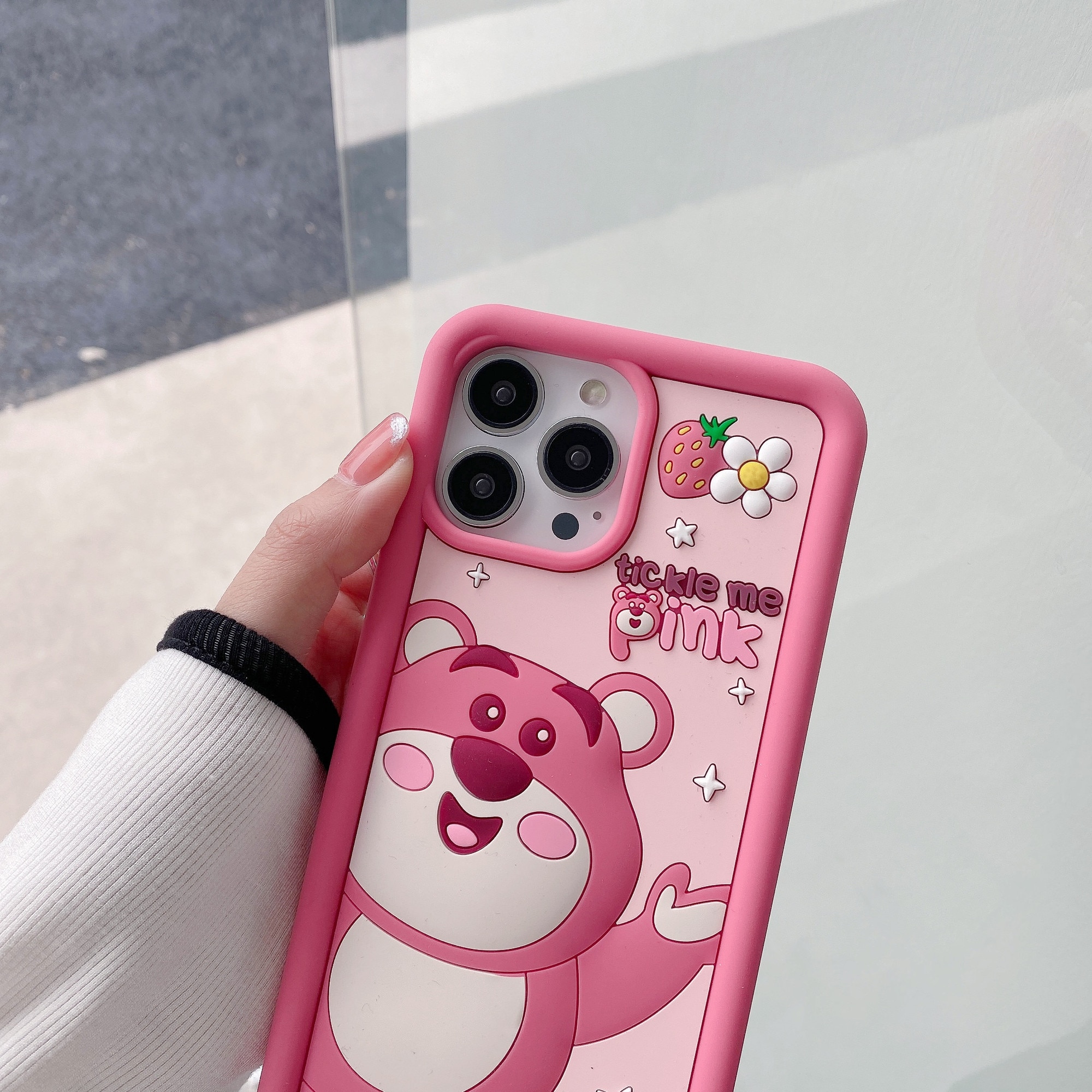 Husa silicon Lotso capsune carcasa pentru iPhone 15