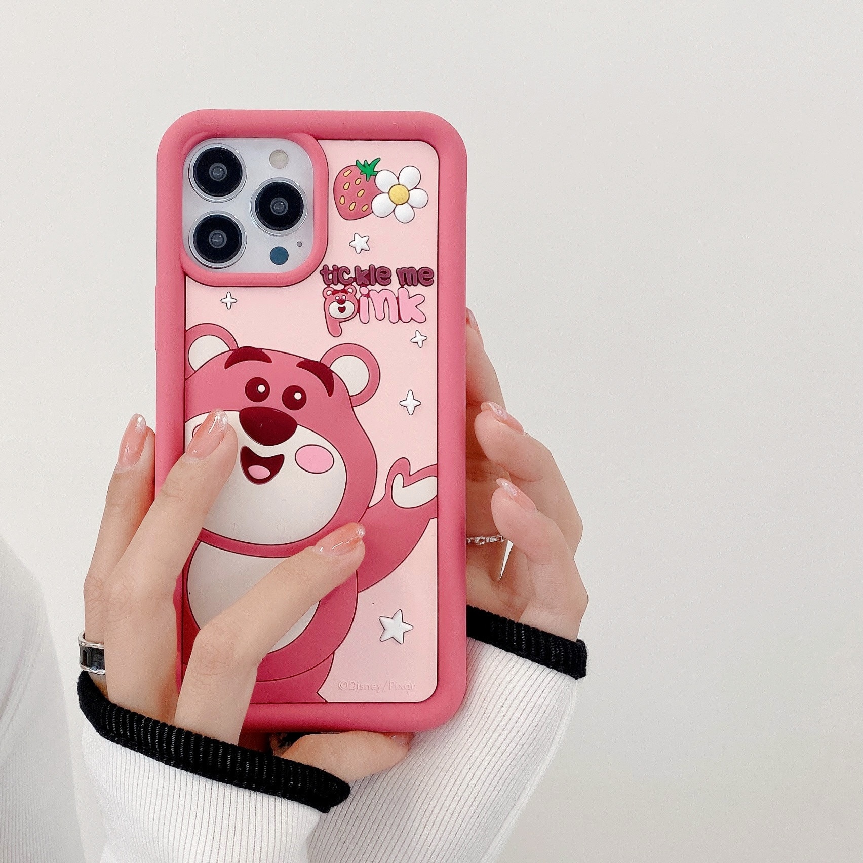 Husa silicon Lotso capsune carcasa pentru iPhone 15