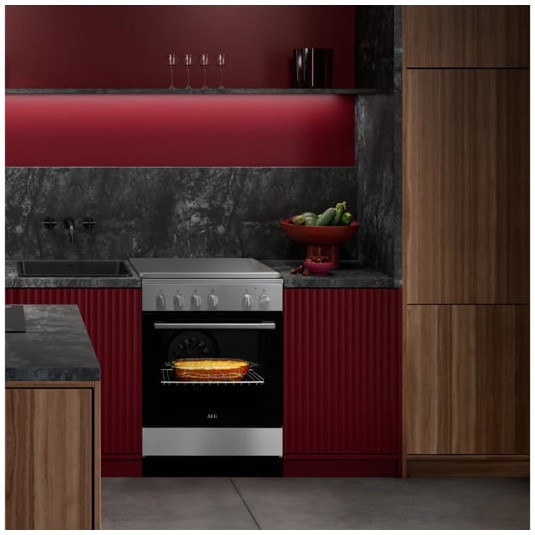 Aragaz AEG CKB56490AW, Mixt, 4 arzatoare gaz, Gratare fonta; Aprindere integrata; SteamBake-gatire cu abur; Cuptor electric 11 functii; Timer electronic; Iluminare cuptor; Grill electric; 50x60 cm, Siguranta plita; Clasa A; Capac metalic; Alb