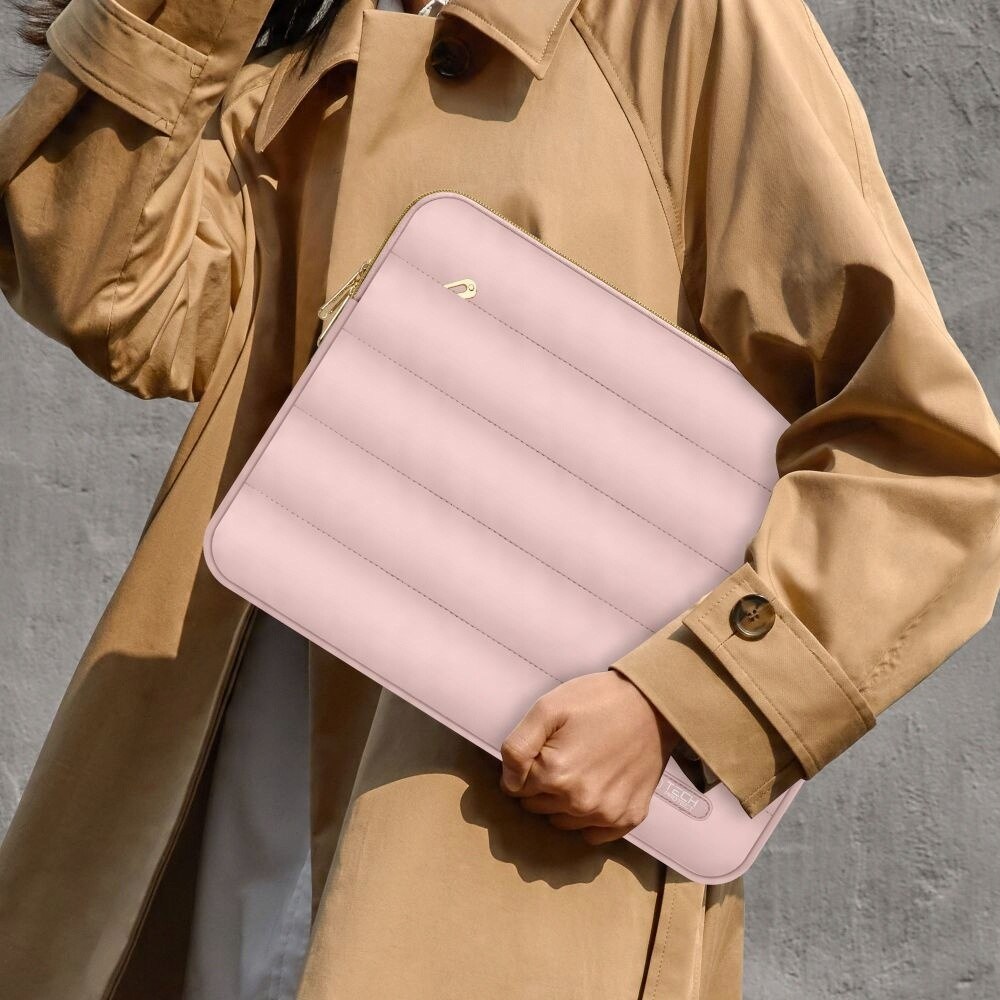 Etui laptop Tech-Protect Puffy set, 13-14 inch, roz prafuit, dimensiuni 36x25,3x2cm, include etui mini