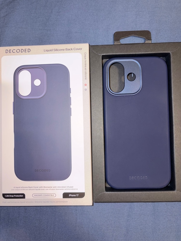 Husa din Silicon Antimicrobian DECODED pentru iPhone 17 - Yuma Yellow