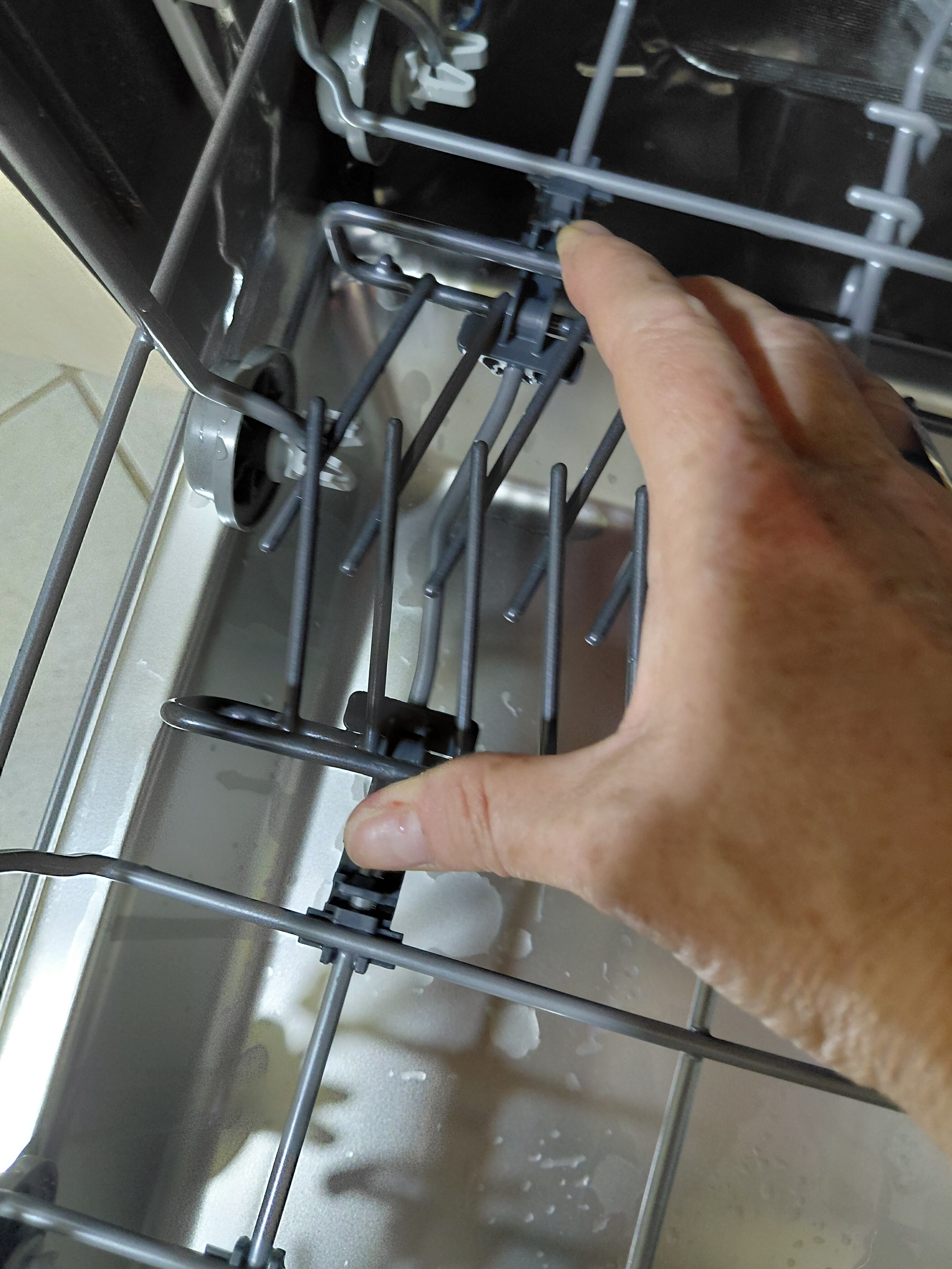 RESIGILAT: Masina de spalat vase incorporabila Beko BDIS38050Q, 10 seturi, 6 programe, 45 cm, Clasa B, AquaIntense, Fast+
