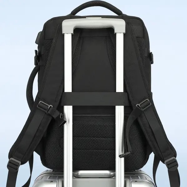 Rucsac de calatorie in material sintetic, extensibil 25–40L cu compartiment laptop 15.6", port USB si doua moduri de purtare, IZO-CJ-K0502-2026-0721-1721, crem cu accente maro