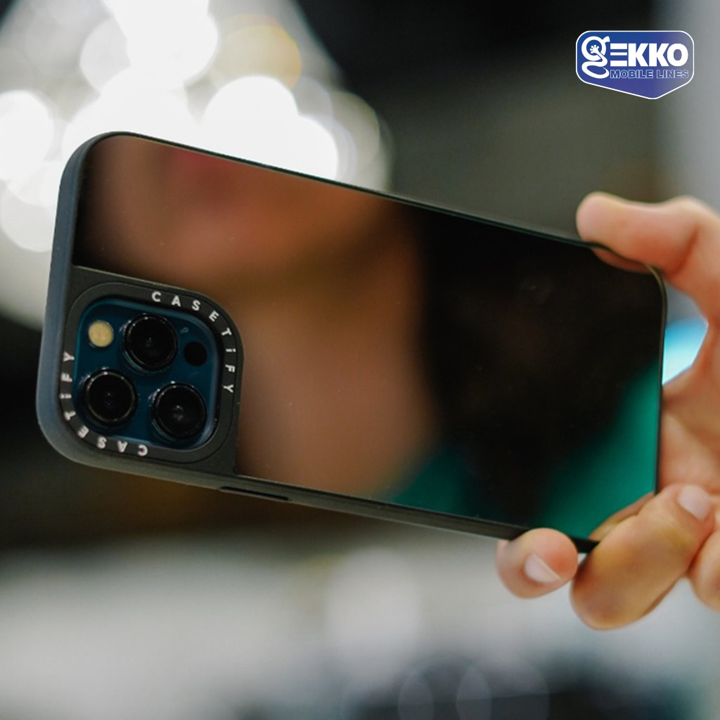 Husa pentru iPhone 12 Pro Max - Mirror, reflect, Ultra Impact, margini din silicon - Gekko Mobile