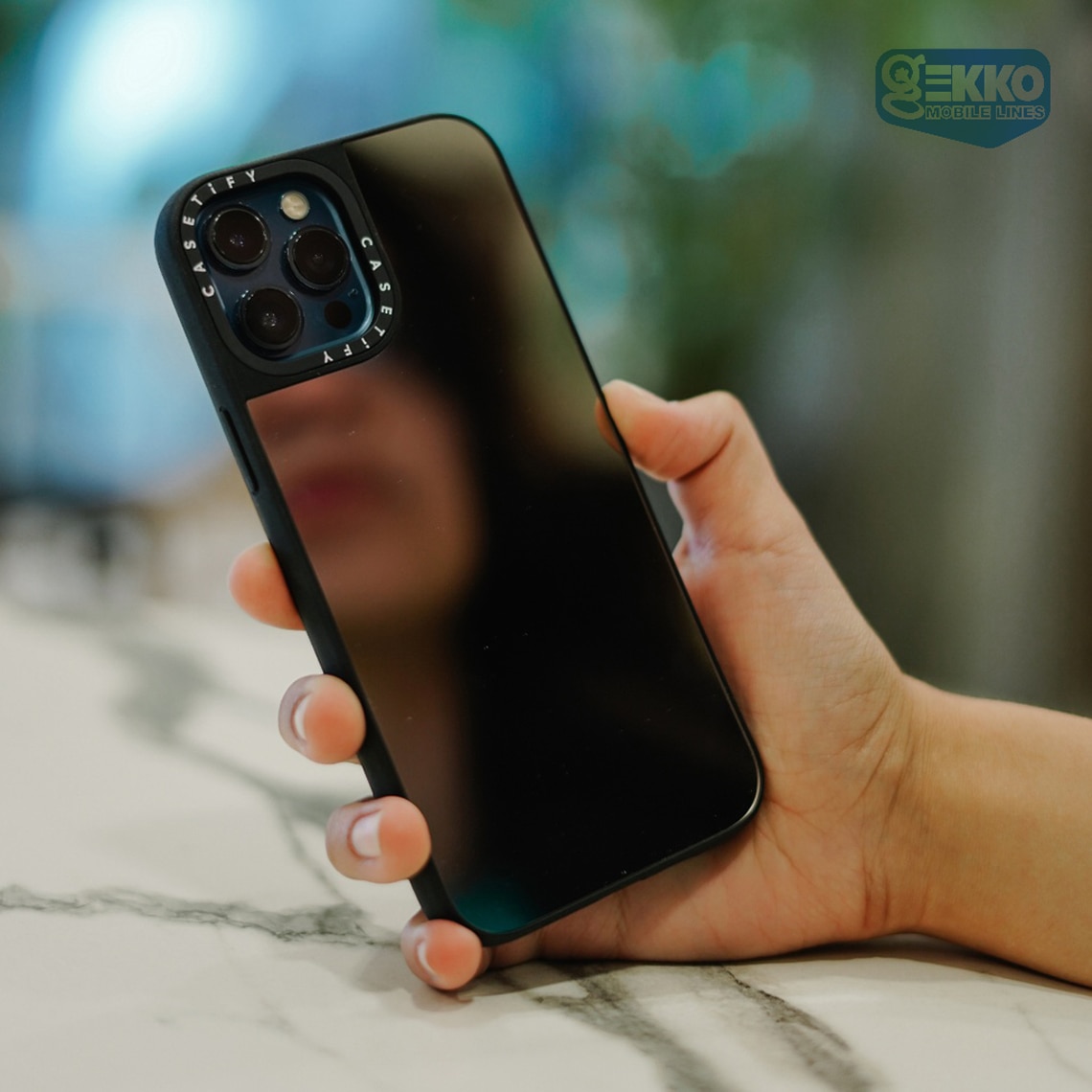 Husa pentru iPhone 12 Pro Max - Mirror, reflect, Ultra Impact, margini din silicon - Gekko Mobile
