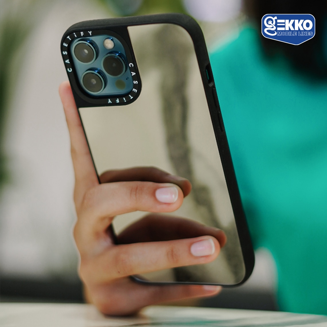 Husa pentru iPhone 12 Pro Max - Mirror, reflect, Ultra Impact, margini din silicon - Gekko Mobile