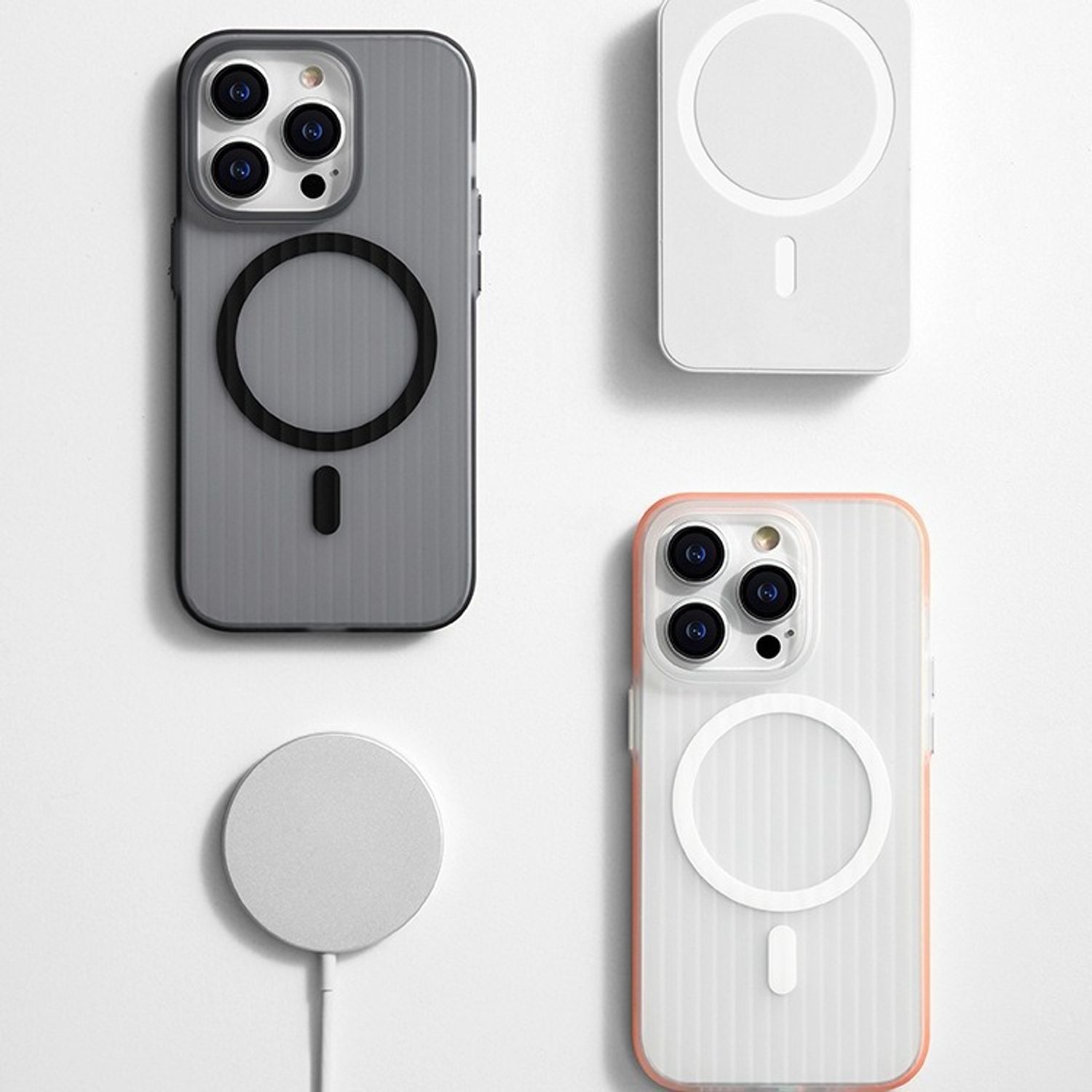 Husa pentru Apple iPhone 17 Pro Max, MagSafe, Slim si Usoara, Spate Mat Translucid, Textura Ondulata Antiderapanta, Negru